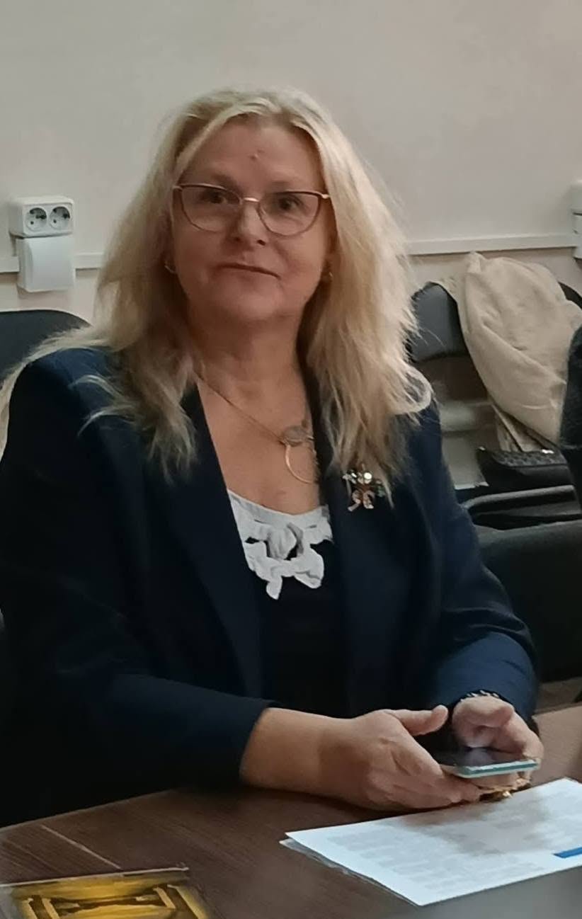 Колектив Академії рекреаційних технологій і права  вітає Мирославу Філіпович, кандидатку історичних наук, з отриманням атестата професора кафедри документознавства та інформаційної діяльності Академії!